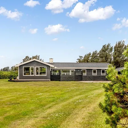 Bengta - 200m From The Sea By Interhome